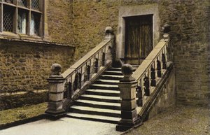 Dorothy Vernons Steps and Door, Haddon Hall av English Photographer