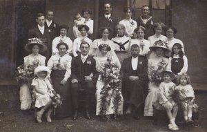 Edwardianskt bröllopsfotografi, ca 1910 (svartvitt foto) av English Photographer