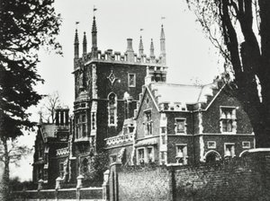 Elizabethan School, Broomhouse Lane: exteriör, 1880 av English Photographer