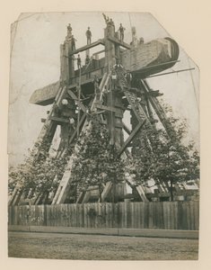 Att resa Cleopatras Needle på Themsen Bank, 12 september 1878 av English Photographer