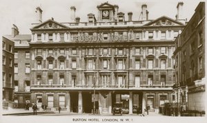Euston Hotel, London NW1 av English Photographer