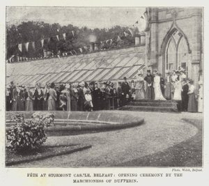 Fest på Stormont Castle, Belfast, öppningsceremoni av Marchioness of Dufferin av English Photographer