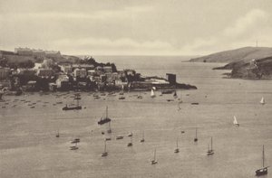 Fowey, Battery och Polruan Tower (svartvitt foto) av English Photographer
