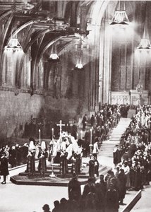 George V liggande i staten i Westminster Hall, 1936 av English Photographer