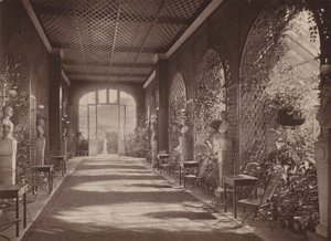 Holland House, London: Konservatorium som leder från Ball Room (s/v foto) av English Photographer