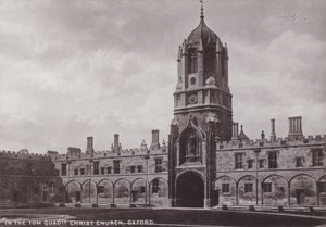 I Tom Quadrangle Christ Church, Oxford av English Photographer