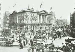 London Pavilion, Piccadilly Circus, Westminster LB: österut, 1895 av English Photographer