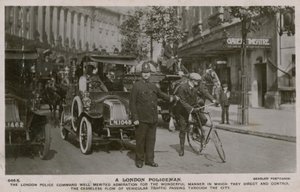 Londonpolis. Vykort skickat 4 juli 1913. av English Photographer