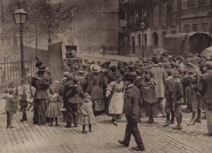 London: Punch and Judy Show (s/v foto) av English Photographer