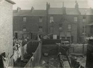 London, baksidan av hus av English Photographer
