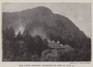 Mar Lodge, Braemar, förstördes av brand den 14 juni av English Photographer