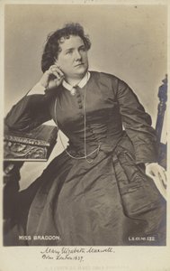 Mary Elizabeth Braddon av English Photographer