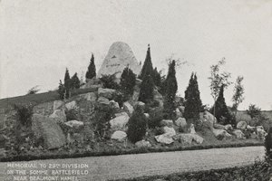 Minnesmärke över 29:e divisionen på Somme slagfält, nära Beaumont Hamel av English Photographer
