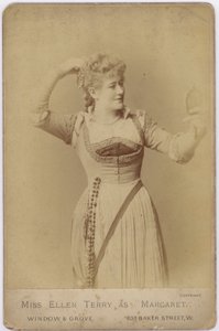 Margaret - Miss Ellen Terry (foto i svartvitt) av English Photographer