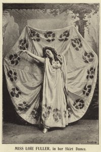 Miss Loie Fuller, i sin kjoldans av English Photographer