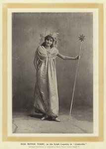 Miss Minnie Terry, som Sylph Coquette i Askungen