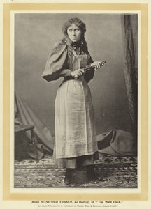 Miss Winifred Fraser, som Hedvig, i Vildanden av English Photographer