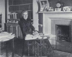Mrs Humphry Ward i hennes studie (s/v foto) av English Photographer