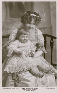 Mrs Seymour Hicks och dotter