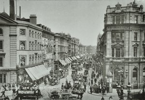 New Oxford Street: tittar österut från Saint Giles Circus, 1895 av English Photographer