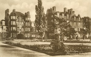 Newnham College, Cambridge (s/v foto) av English Photographer