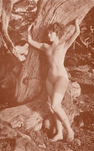 Nudistisk konst: Earthbound (svartvitt foto) av English Photographer