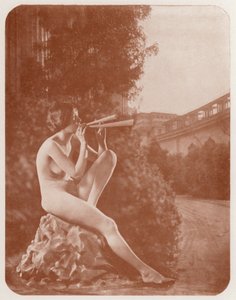 Nudistkonst: The Muse (svartvitt foto) av English Photographer