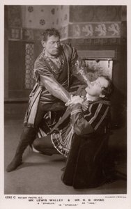 Othello stryper Iago, Lewis Waller och H B Irving (s/v foto) av English Photographer
