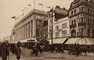 Oxford Street, London, Selfridges (s/v foto) av English Photographer
