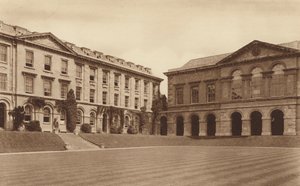 Oxford: Worcester College, 1700-talsbiblioteket och den norra sidan av Quadrangle (svartvitt foto) av English Photographer