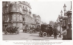 Park Lane och Stanhope Gate av English Photographer