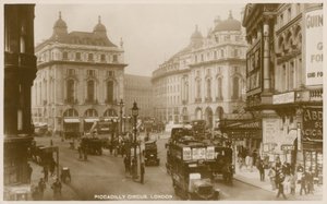 Piccadilly Circus, London av English Photographer