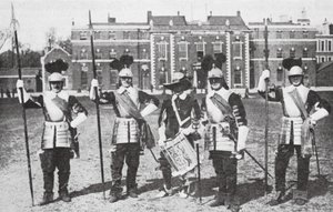 Pikenerare från det hedervärda artillerikompaniet, London (svartvitt foto) av English Photographer