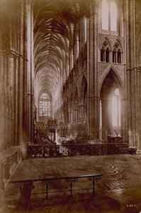 Vykort med en bild av det inre av Westminster Abbey av English Photographer