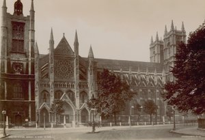 Vykort med en bild av norra sidan av Westminster Abbey av English Photographer