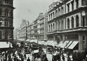 Fjäderfä, tittar västerut till Cheapside, City of London, 1890 av English Photographer