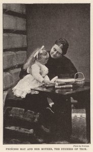 Prinsessan May och hennes mor, hertiginnan av Teck av English Photographer