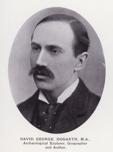 Prominent Men of London: David George Hogarth (s/v foto) av English Photographer