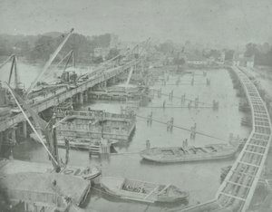 Putney Bridge: gräva fundament för ny bro, 1883 av English Photographer