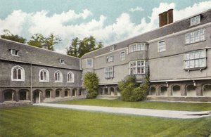 Queens College, Cloisters Court av English Photographer