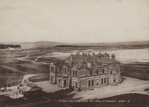 Royal and Ancient Golf Club House and Links, St Andrews av English Photographer