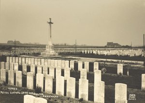 Saint-Charles de Potyze-kyrkogården, Ypres av English Photographer