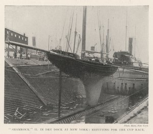 Shamrock II i Dry Dock i New York, rustad inför Cup Race av English Photographer