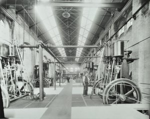 Southern Outfall Sewer, Crossness: interiör av maskinhuset, 1894 av English Photographer