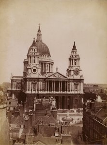 St Pauls Cathedral, London, med taklandskap (svartvitt foto) av English Photographer