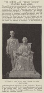 Statyer av drottningen och prinsgemalen i Lancaster av English Photographer