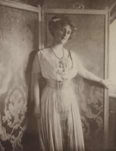 Baronessan von Eckardstein (svartvitt foto) av English Photographer