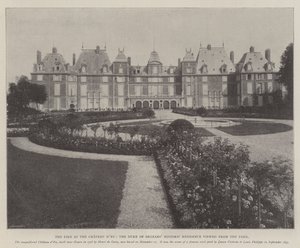 Elden på Chateau dEu, hertigen av Orleans historiska residens sett från parken av English Photographer