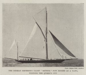 German Emperors Yacht Meteor, nu riggad som en Yawl, vinner Queens Cup av English Photographer