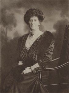 The Honourable Mrs Eustace Fiennes (svartvitt foto) av English Photographer